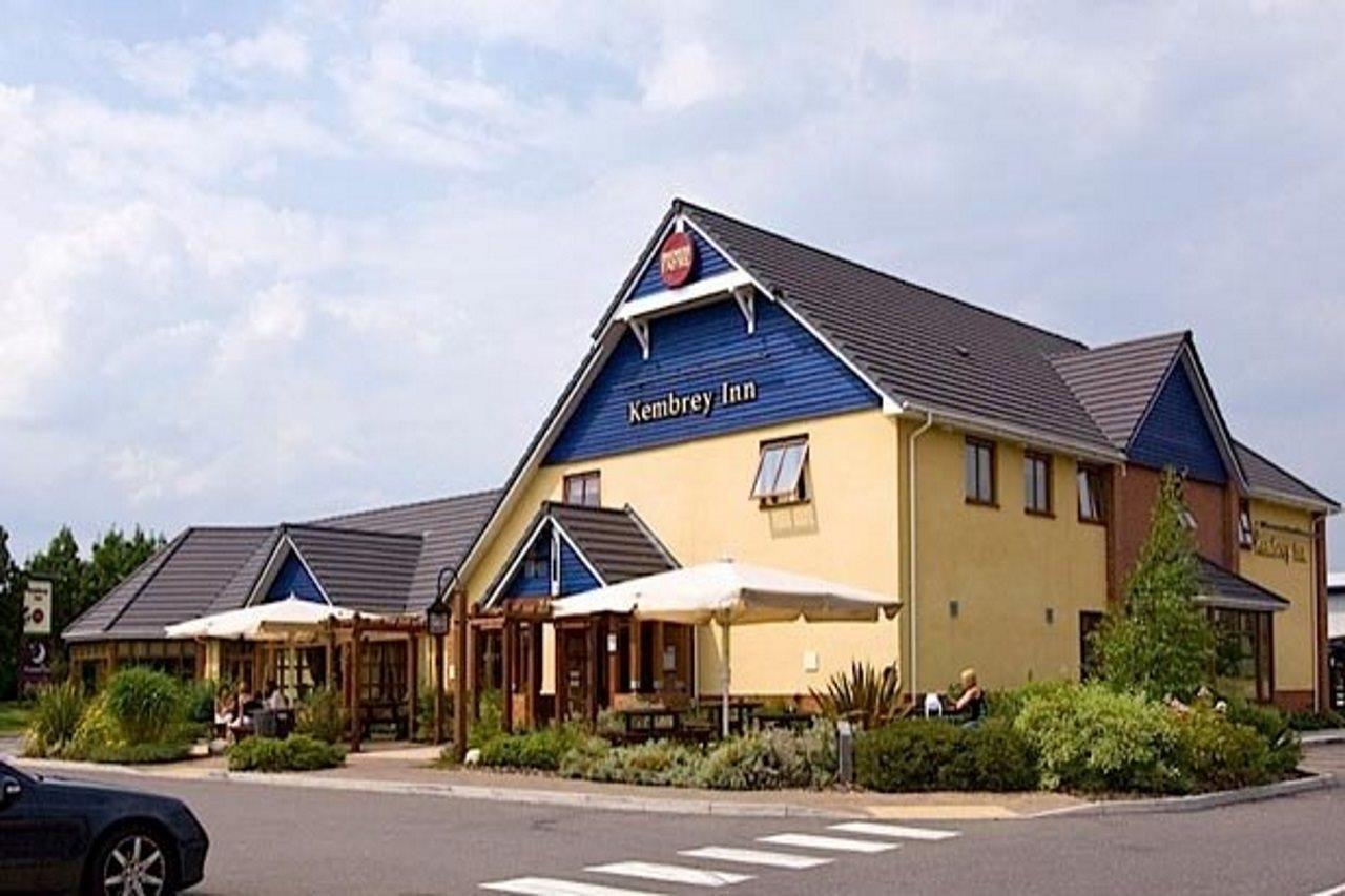 Premier Inn Swindon Central Exterior photo
